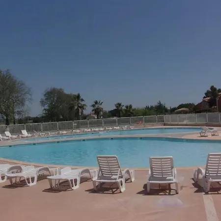 Maison De En Avec Piscines Tatil Evi